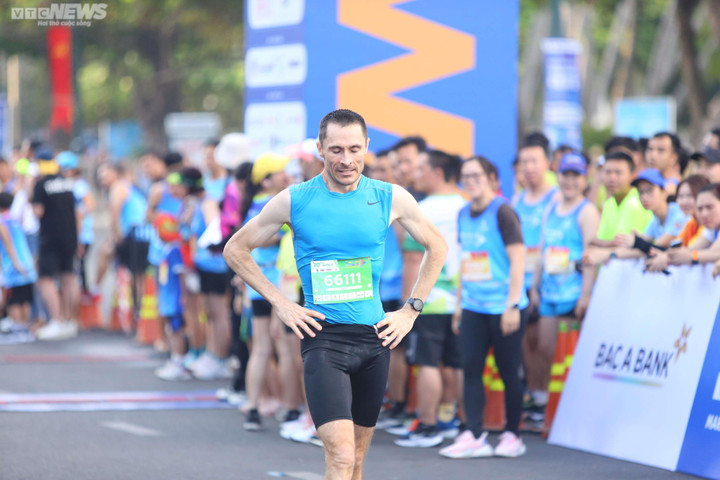Khoảnh khắc đáng nhớ sau vạch đích của OneWay Marathon Vũng Tàu 2023 - 5