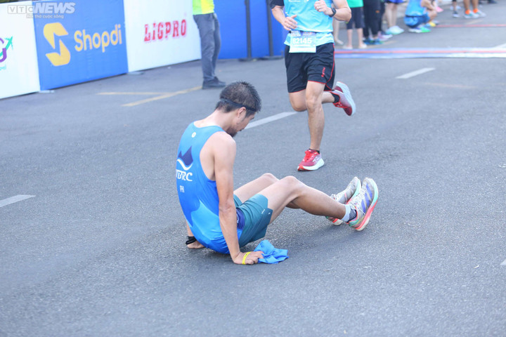 Khoảnh khắc đáng nhớ sau vạch đích của OneWay Marathon Vũng Tàu 2023 - 6