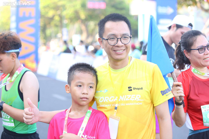 Khoảnh khắc đáng nhớ sau vạch đích của OneWay Marathon Vũng Tàu 2023 - 10