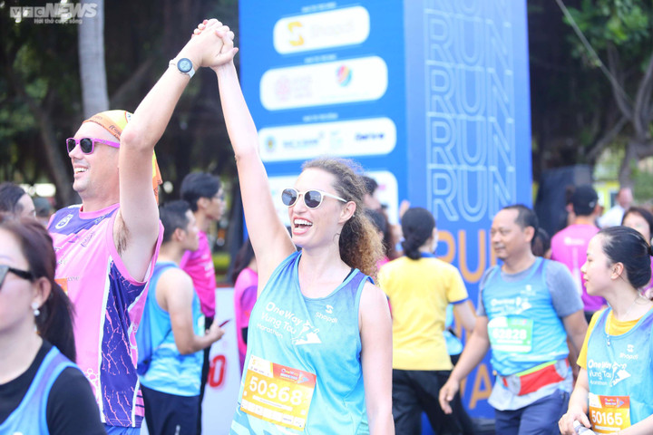 Khoảnh khắc đáng nhớ sau vạch đích của OneWay Marathon Vũng Tàu 2023 - 12