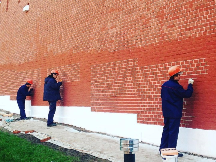 Vì sao những bức tường điện Kremlin có màu đỏ gạch? - 2