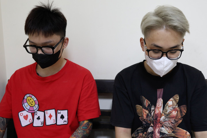 Cảnh sát 141 hóa trang tóm các 'quái xế' nẹt pô, lạng lách trên phố Hà Nội - 14