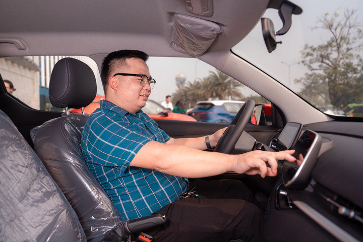 Những vị khách đầu tiên nhận VF 5 Plus: Xe ổn nhất trong tầm giá - 3