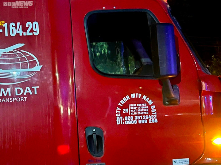 Bình Định: Tạm đình chỉ lưu thông xe quá khổ giới hạn chở hàng siêu trường - 2