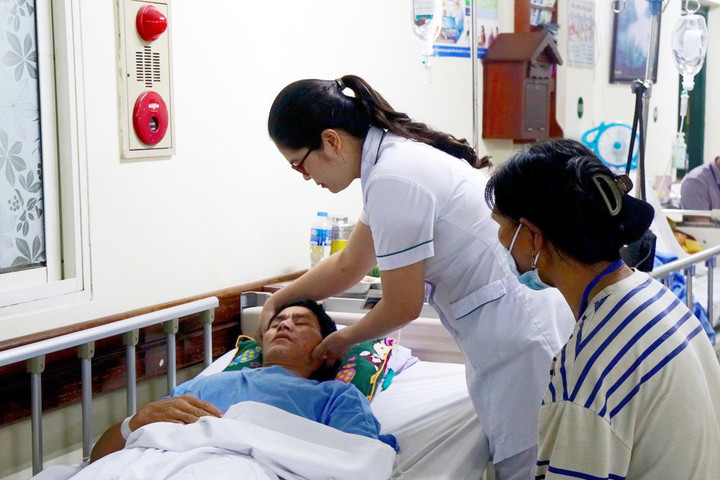 Gia cảnh của người đàn ông dân tộc Dao, vay 8 triệu chữa u não cũng bị lừa hết - 2