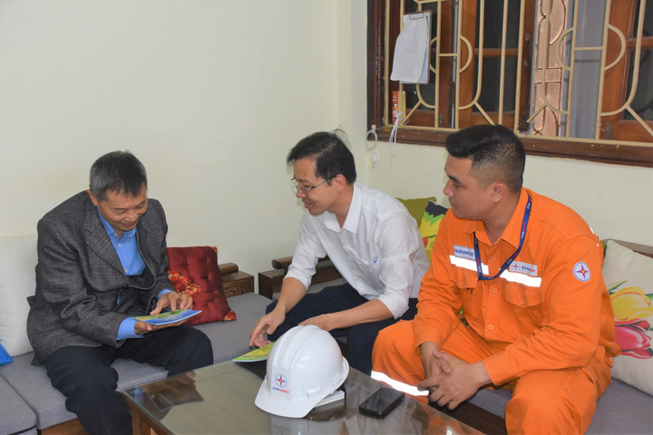 Đẩy mạnh tuyên truyền sử dụng điện tiết kiệm - 3