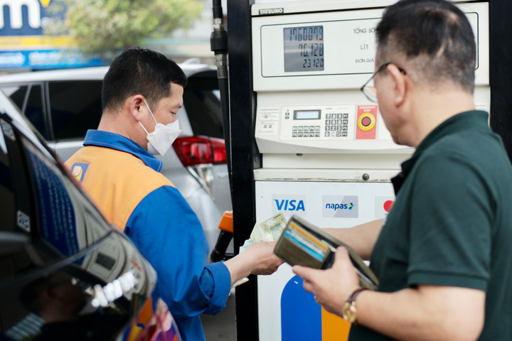 Giá xăng dầu hôm nay 25/4: Tăng nhẹ, nghe ngóng thông tin từ Fed - 1