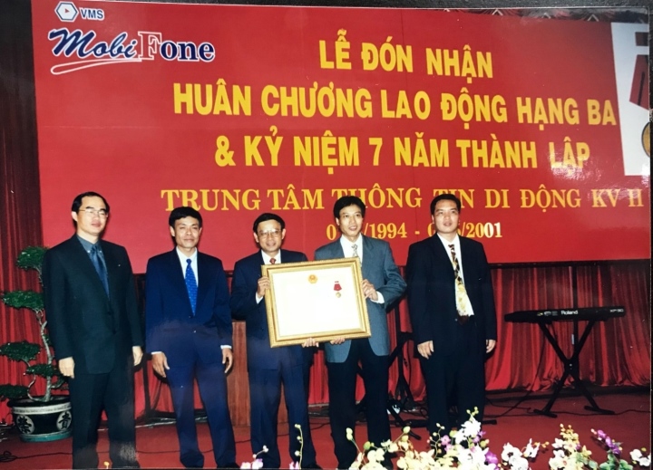 Nhà mạng giúp nâng tầm cuộc sống người Việt Nam - 1