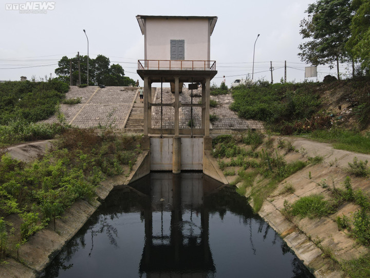 Sông Cầu tiếp tục 'gánh' hàng vạn khối nước thải từ các làng giấy ở Bắc Ninh - 2