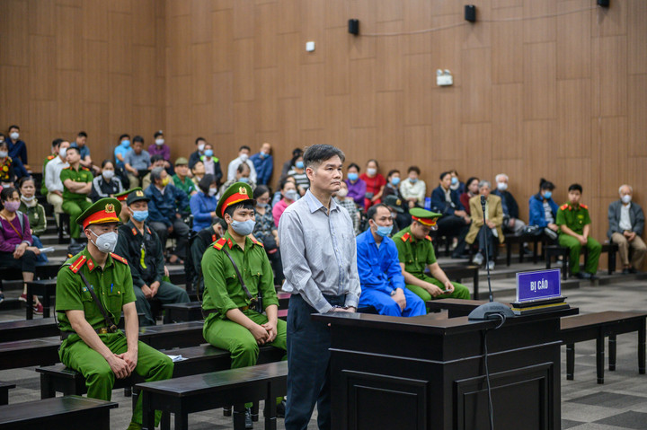 'Tiến sĩ dạy làm giàu' lừa đảo 576 tỷ đồng bị phạt tù chung thân - 1