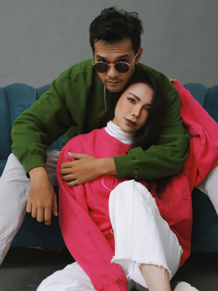 Trà Ngọc Hằng tình tứ bên nam thần lai Tây cao 1m92 - 4