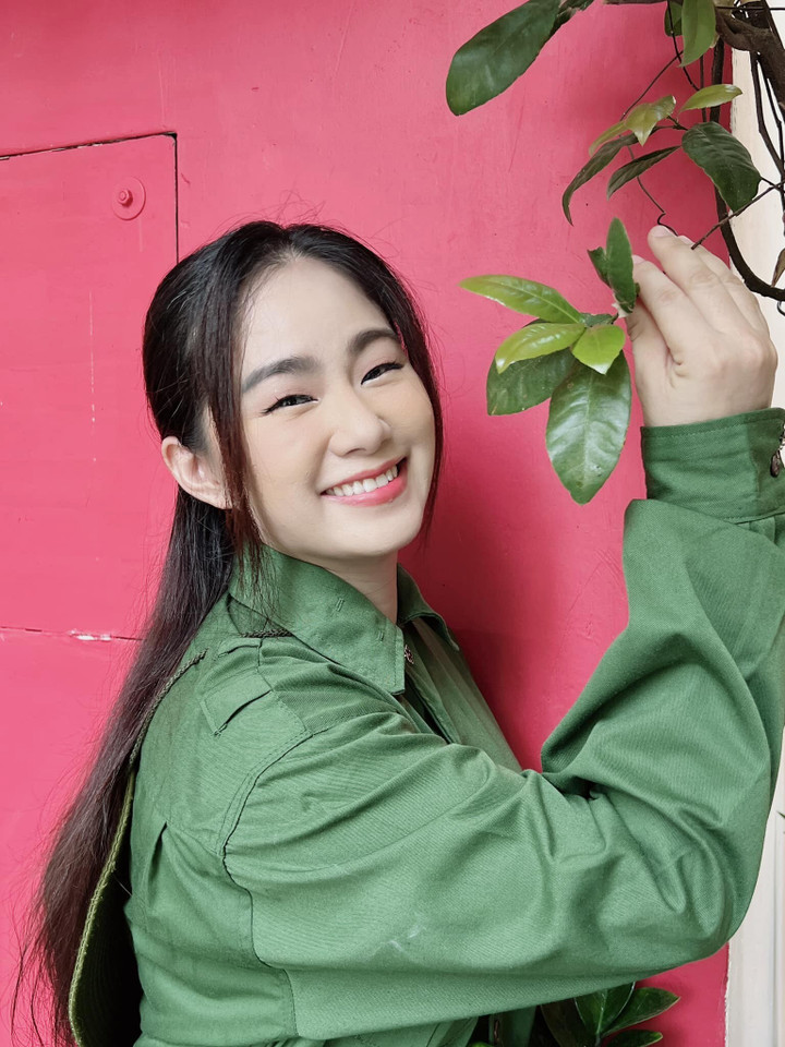 Sao Việt 26/4: Ngọc Lan tươi tắn sau ồn ào bảo hiểm, Đan Trường khoe bụng 6 múi - 7