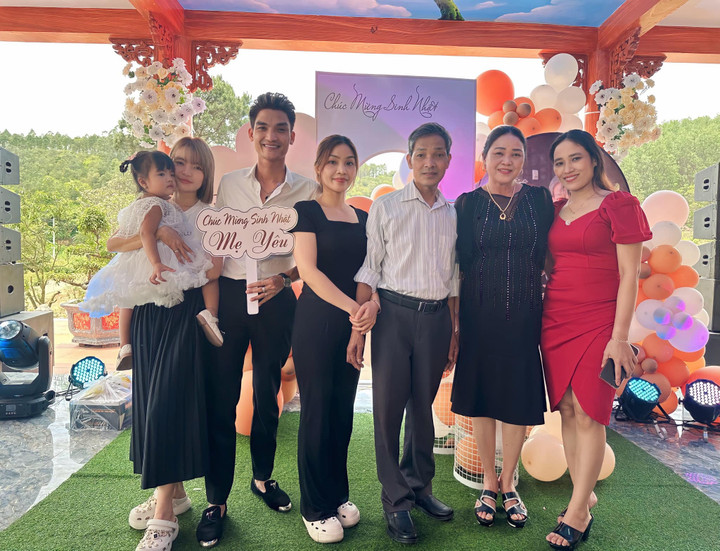 Sao Việt 27/4: Lệ Quyên phủ nhận tiêm môi, Thuỷ Tiên khoe con gái cao vượt trội - 3