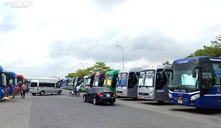 Xe ế ẩm, tàu chỉ còn ghế phụ dịp nghỉ lễ 30/4-1/5 - 1