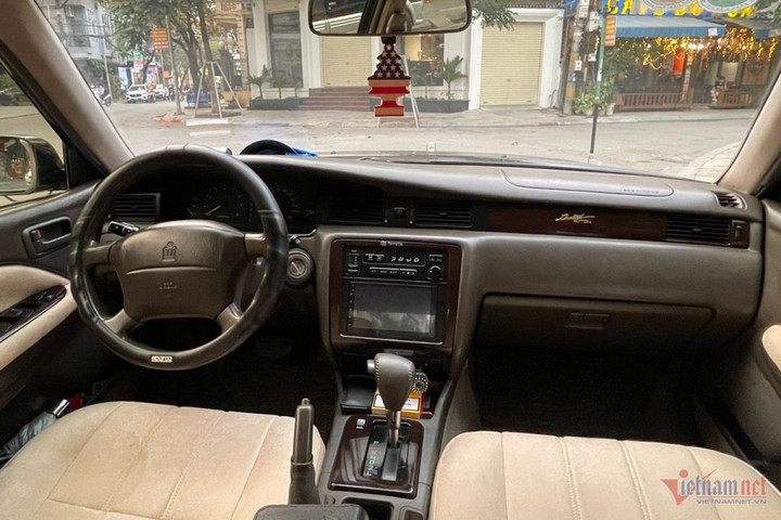 Điều gì khiến Toyota Crown đi gần 30 năm vẫn bán cả tỷ đồng? - 4