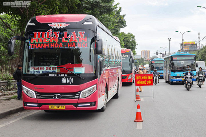 Hà Nội: CSGT xử lý xe khách vi phạm an toàn giao thông trước dịp lễ 30/4, 1/5 - 14