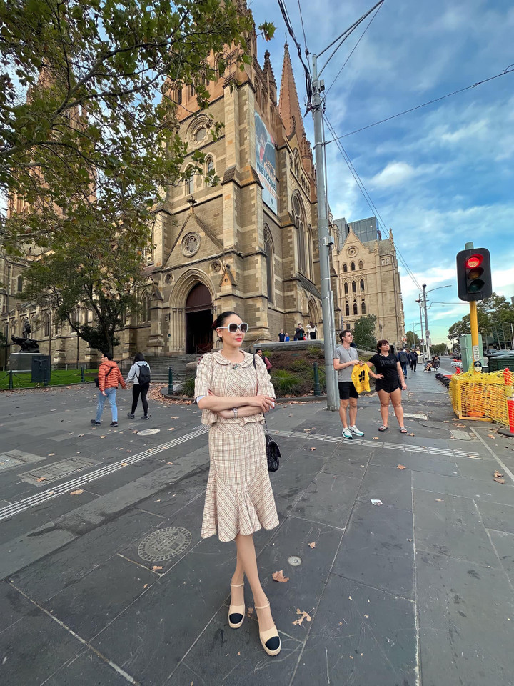 Sao Việt 28/4: Tuấn Hưng cách ly cùng bà xã, Lan Phương nhí nhảnh bên 'em dâu' - 6