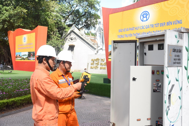 Đảm bảo cung ứng điện an toàn phục vụ nghỉ lễ 30/4, 1/5 tại Thủ đô - 2