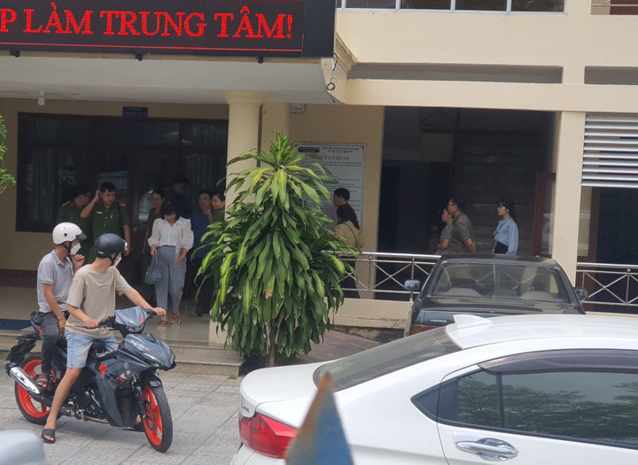 Khởi tố 3 cán bộ Văn phòng đăng ký đất đai Quảng Ngãi - 1