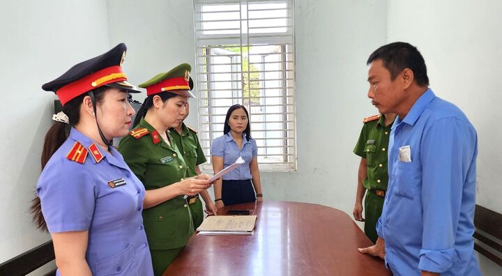 Khởi tố người chồng đánh vợ nhập viện - 1