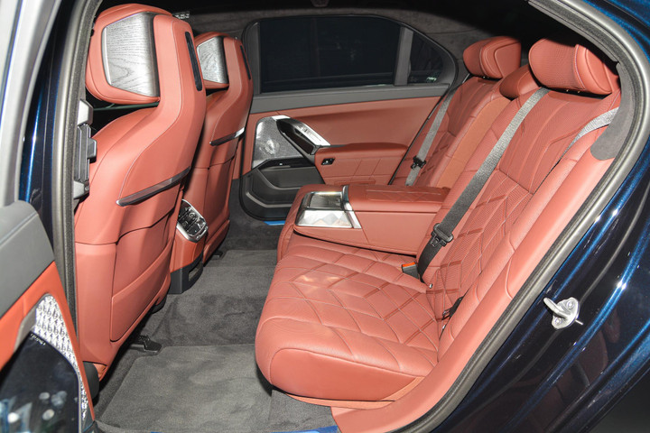 7-Series G70 tại Việt Nam ảnh 7 Chi tiết BMW 7-Series G70 giá từ 5,2 tỷ đồng tại Việt Nam - 7