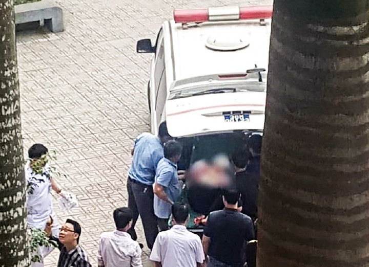 Thanh Hoá: Dùng dao chém bạn trọng thương ngay tại lớp - 1