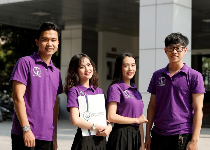 Sinh viên sư phạm nhận một phần trợ cấp sau thời gian dài chờ đợi - 2