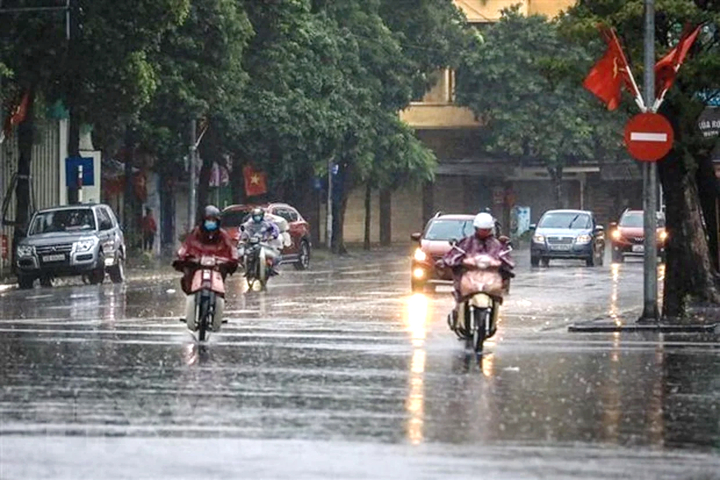 Tin gió mùa Đông Bắc chiều 10/5 và cảnh báo khả năng xuất hiện thiên tai đi kèm - 1