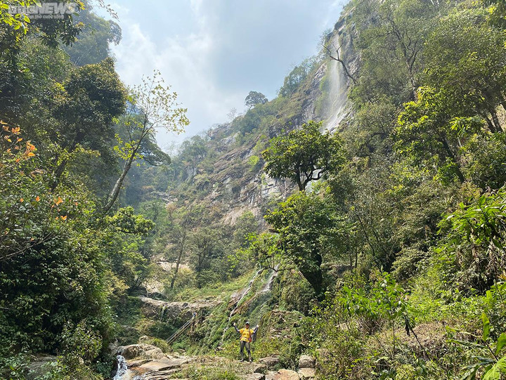 Hành trình hai ngày một đêm băng rừng chinh phục ngọn núi cao thứ 9 Việt Nam - 6