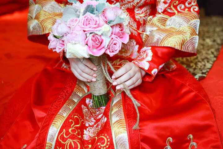 Cưới chồng hai để nuôi chồng một, người phụ nữ bị bắt - 1