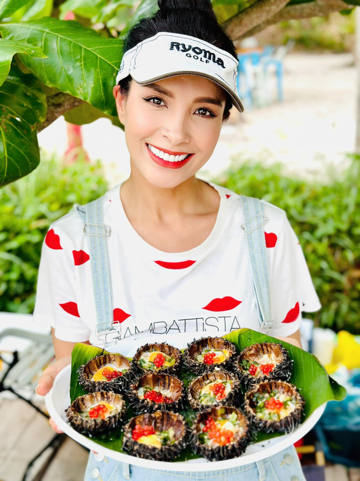 Sao Việt 30/4: Việt Trinh hạnh phúc bên con trai, Đỗ Thị Hà gợi cảm với bikini - 9