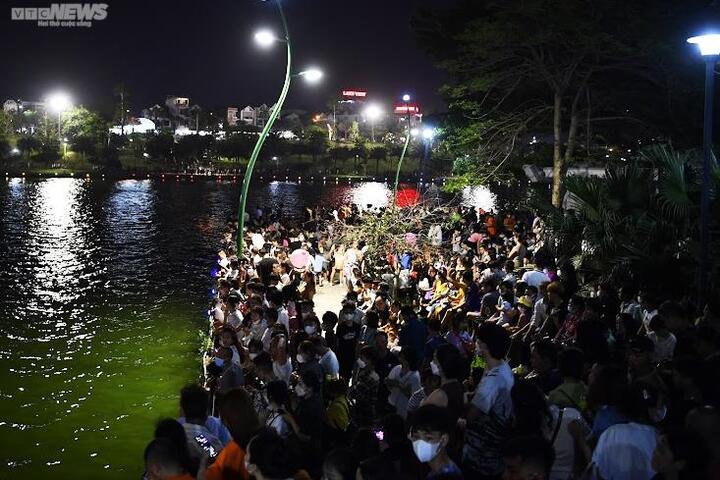 Pháo hoa rực sáng trên bầu trời đất Tổ - 9