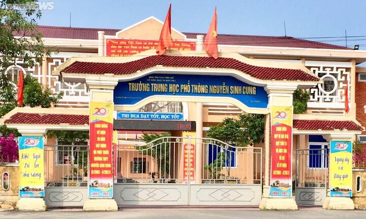 Làm rõ việc trường THPT ở Huế cho học sinh nghỉ trước lễ để giáo viên đi biển - 1