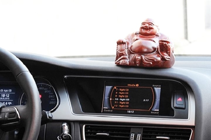 Có nên đặt tượng Phật trong ô tô?  - Đầu tiên