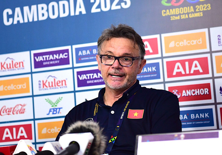 HLV Troussier kiên định triết lý, muốn U22 Việt Nam nâng cấp bản thân - 1