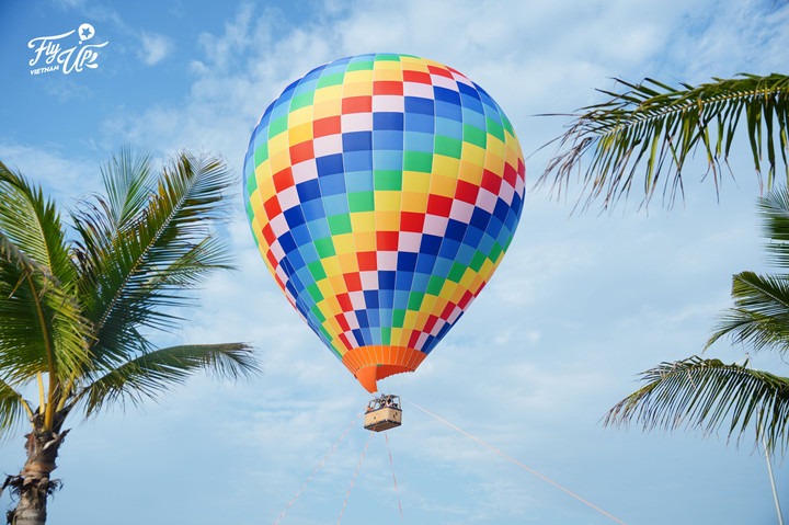 Fly up Vietnam khởi động chuỗi điểm bay khinh khí cầu dịp lễ 30/4-1/5 - 6