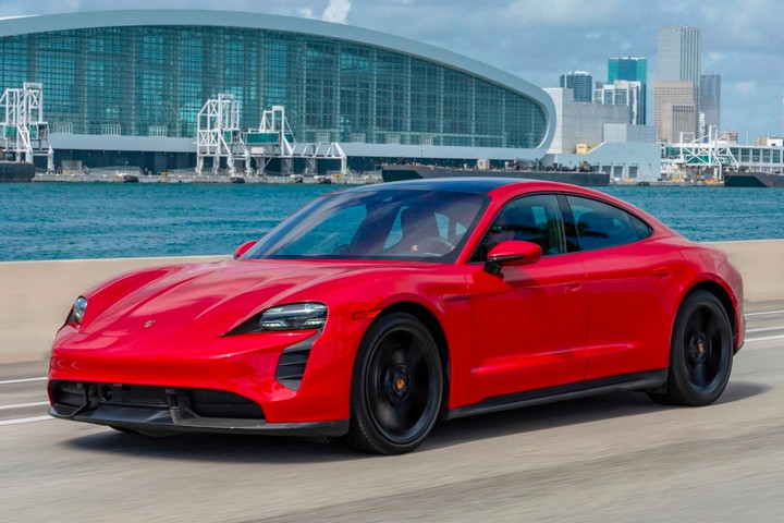 Top 10 ô tô điện có khả năng tăng tốc nhanh nhất năm 2023 - 6