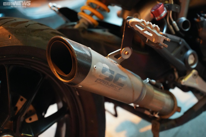 Hà Nội: Cảnh sát 141 tóm gọn ‘quái xế’ nẹt pô, lạng lách - 4