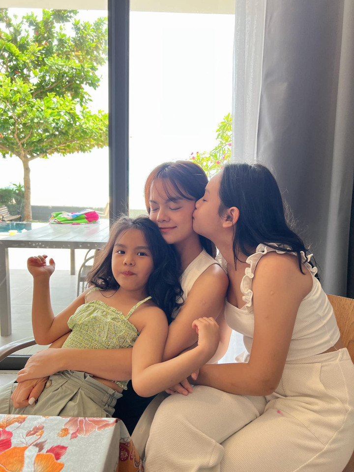 Phạm Quỳnh Anh diện bikini khoe cận mặt mộc và vóc dáng 'mẹ bỉm' 3 con - 4