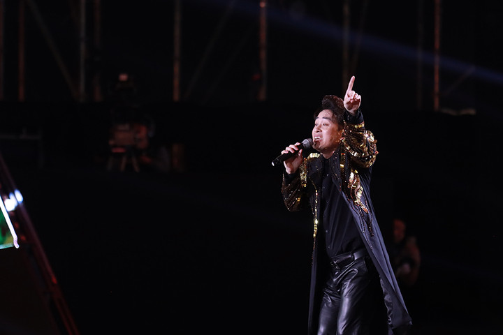 Tùng Dương khiến khán giả bất ngờ vì vừa hát opera lại chuyển ngay sang nhạc trẻ - 2