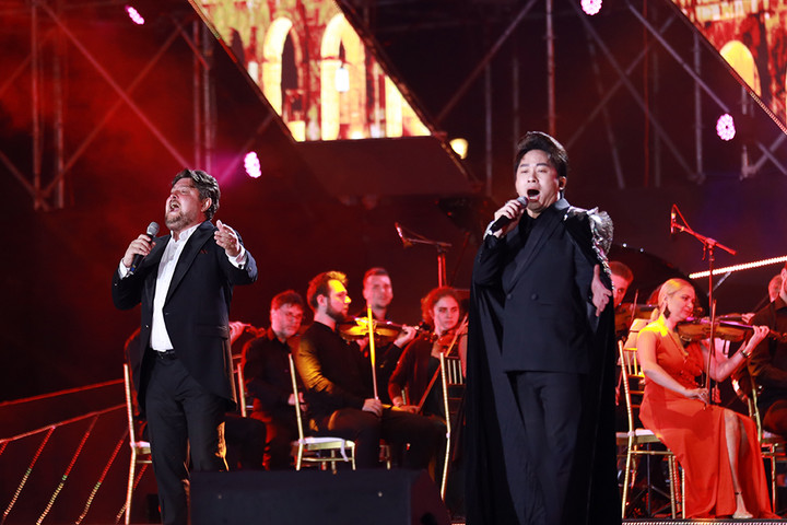 Tùng Dương khiến khán giả bất ngờ vì vừa hát opera lại chuyển ngay sang nhạc trẻ - 1