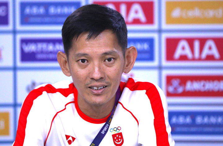 HLV U22 Singapore chỉ rõ khác biệt giữa U22 Việt Nam và U22 Thái Lan - 1