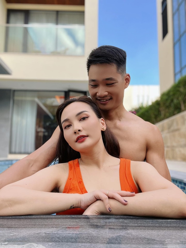 Bảo Thanh khoe sắc vóc 'mẹ bỉm' 2 con, tình tứ bên ông xã - 3