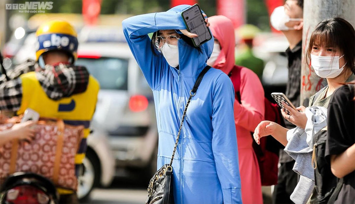 Thời tiết ngày 4/5: Bắc và Trung Bộ nắng nóng, đề phòng mưa dông lúc chiều tối - 1