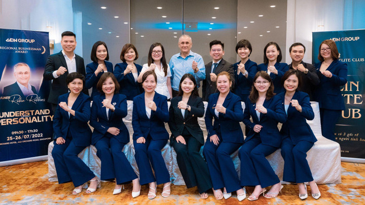 Các nhà lãnh đạo của GEIN Academy trong chuyến đào tạo tại Singapore do thầy Robin Robbins - Giám đốc điều hành The Myers Briggs Company giảng dạy.