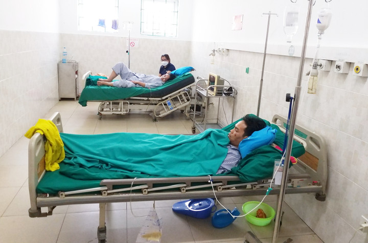 Cô giáo bám bản tử vong trên đường đến trường: Sức khoẻ người chồng hiện ra sao? - 1