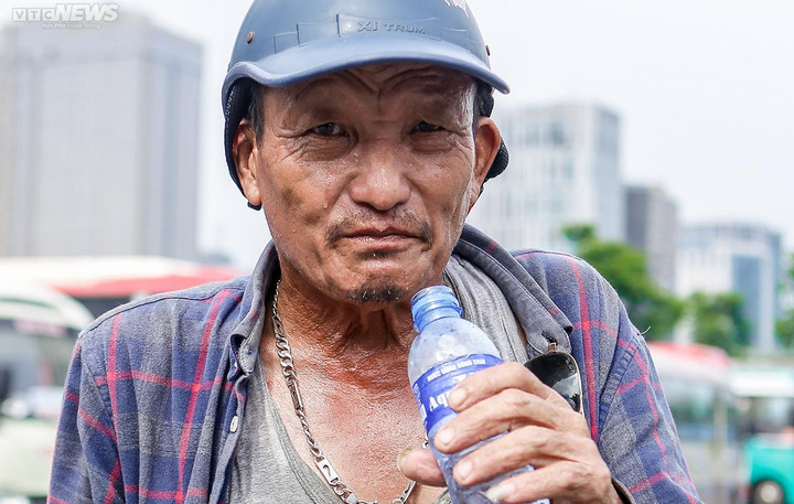 Việt Nam ghi nhận kỷ lục nhiệt độ mới 44,2 độ C trước khi không khí lạnh tràn về - 1