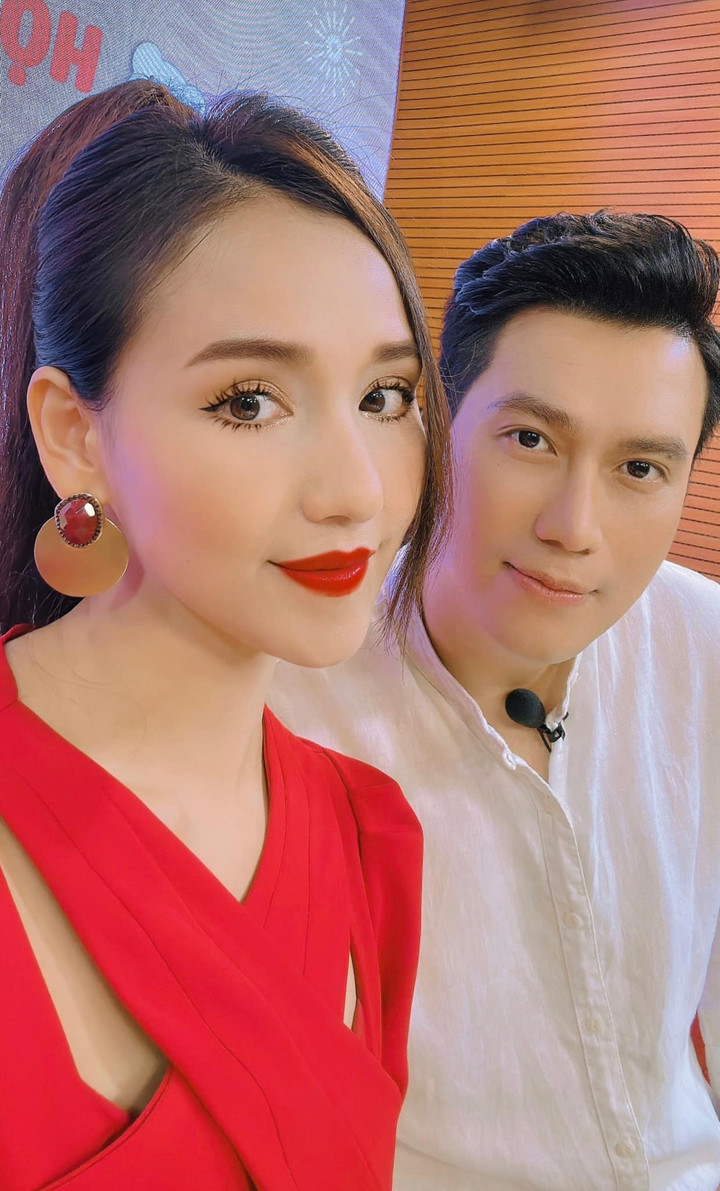 Sao Việt 9/5: Hoà Minzy sang Campuchia xem SEA Games, Kỳ Duyên khoe eo nhỏ xíu - 6