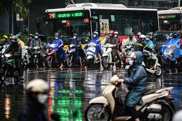 Dự báo thời tiết ngày 9/5: Mưa dông từ Bắc vào Nam, đề phòng mưa đá - 1