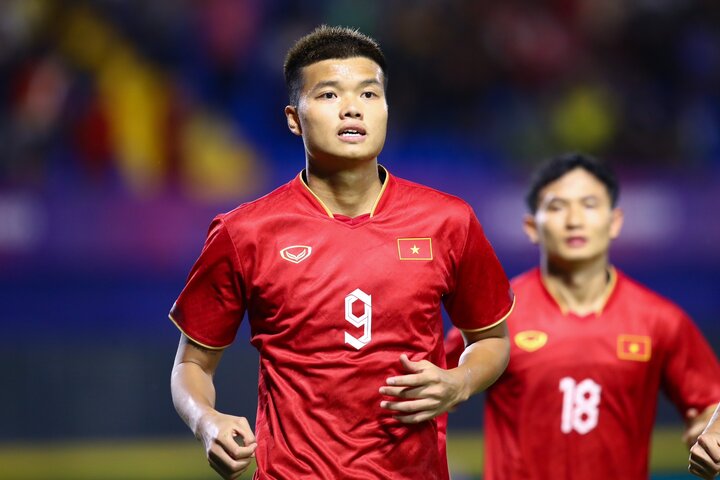 Văn Tùng đá chính ở trận giao hữu của U23 Việt Nam.